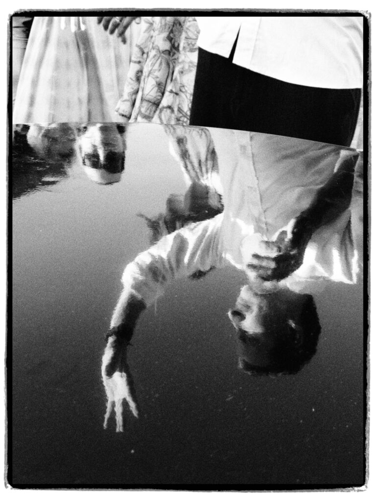 guest on the piano reflection, dancing
